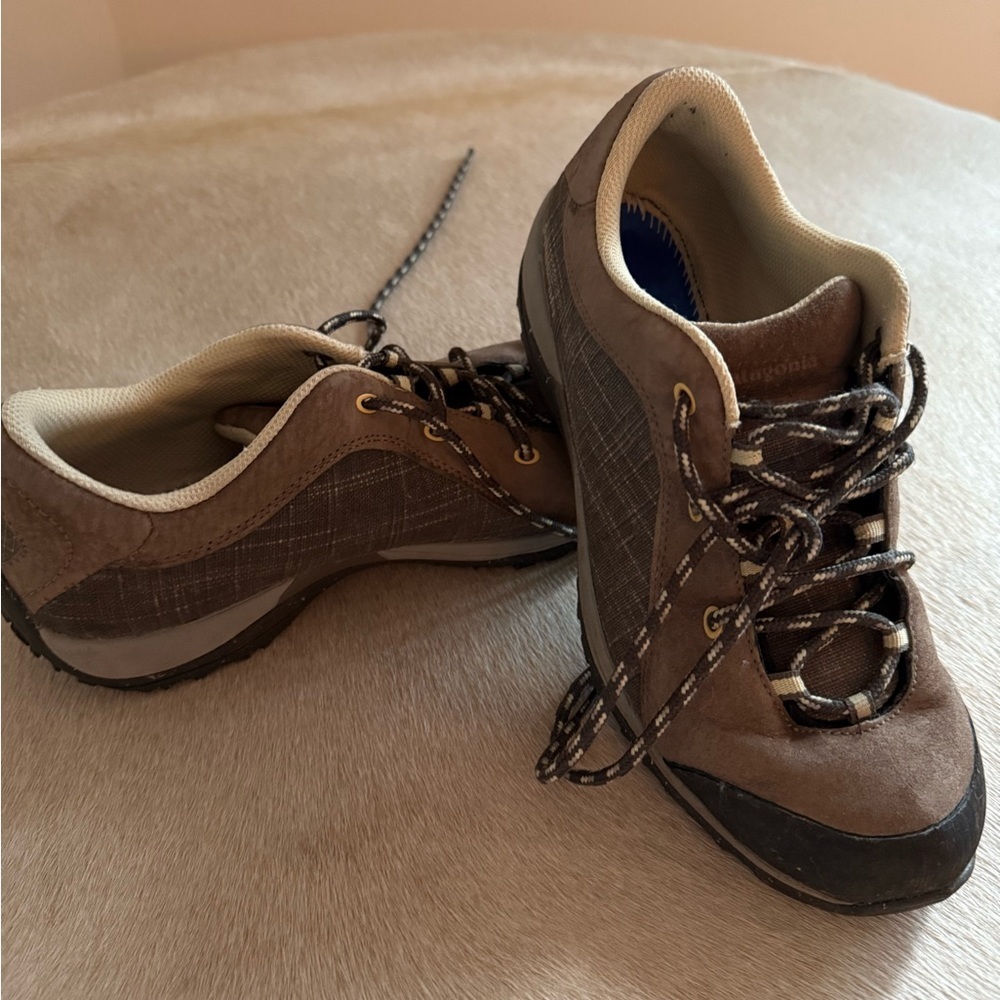 Patagonia Brown  Hiking Shoes - Picture 10 of 12